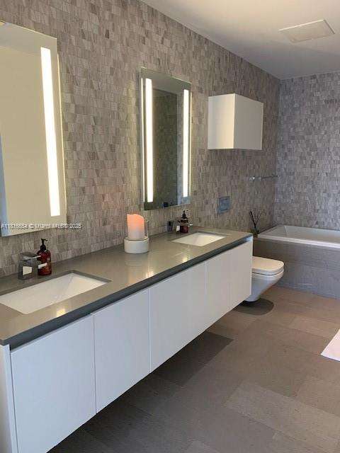 Small Image of 68 SOUTH EAST 6TH ST #2305, Miami Number 5