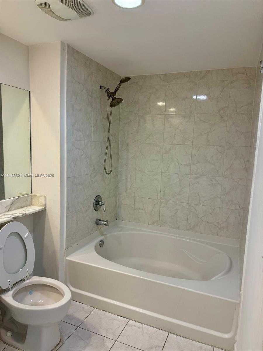Small Image of 18800 NORTH EAST 29TH AVE #210, Aventura Number 28