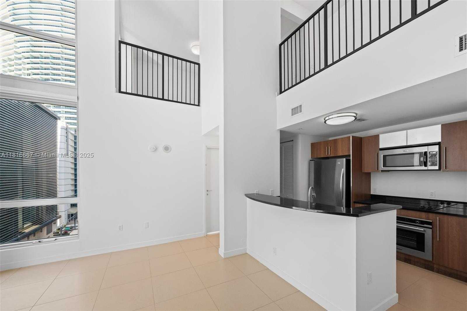 Small Image of 300 SOUTH BISCAYNE BLVD #L-802, Miami Number 11