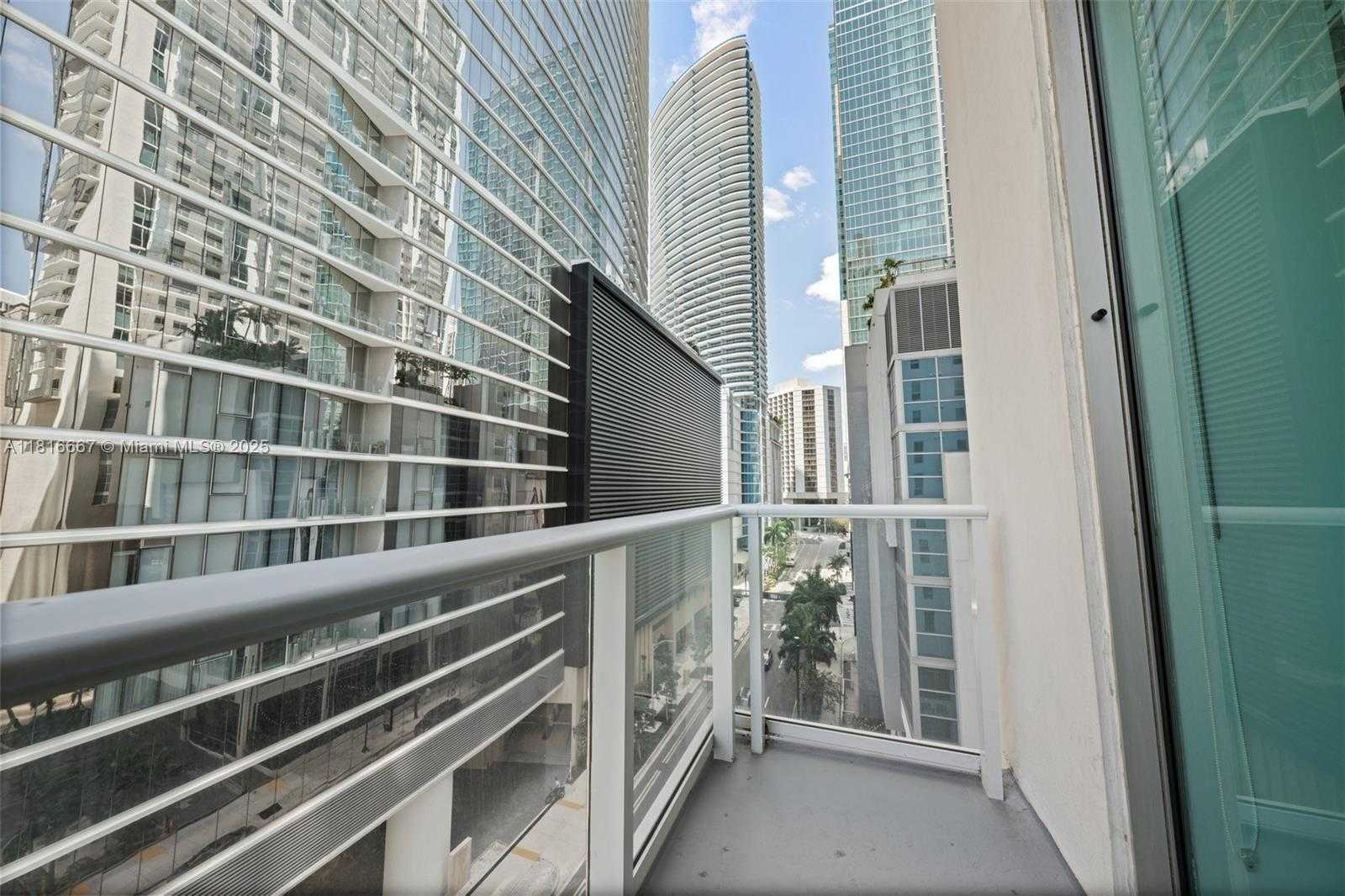 Small Image of 300 SOUTH BISCAYNE BLVD #L-802, Miami Number 37