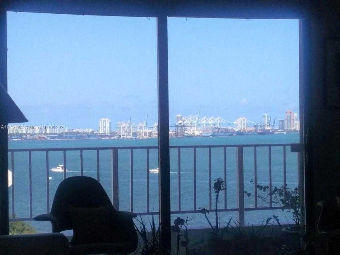 Small Image of 200 SOUTH EAST 15TH RD #15E, Miami Number 15