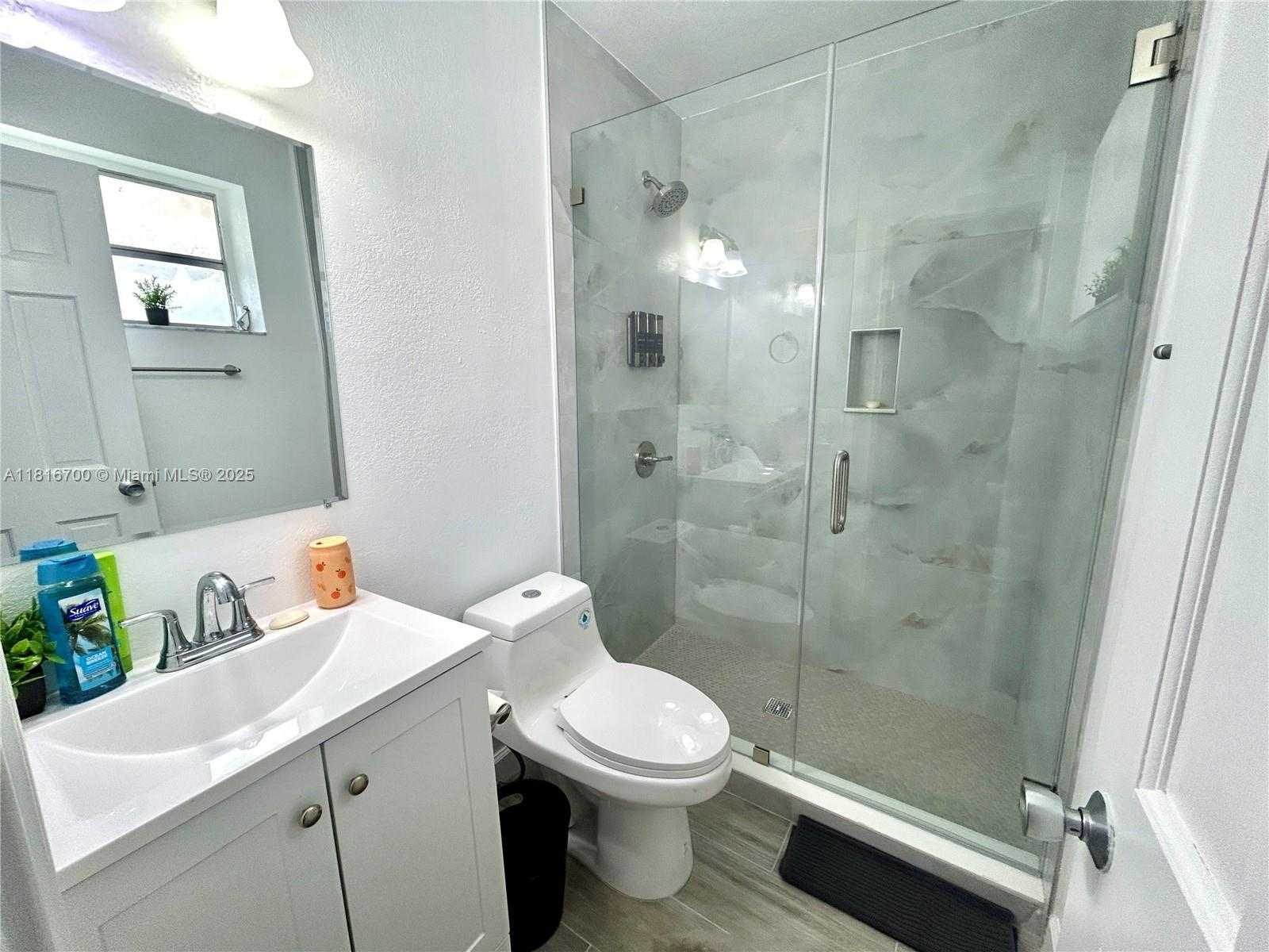 Small Image of 5726 SOUTH WEST 20TH ST, Miami Number 3