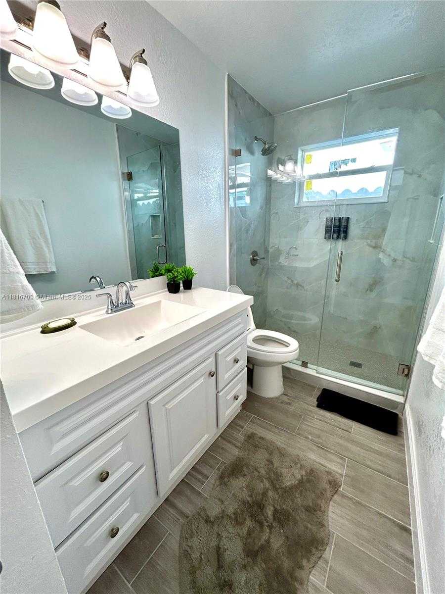 Small Image of 5726 SOUTH WEST 20TH ST, Miami Number 5