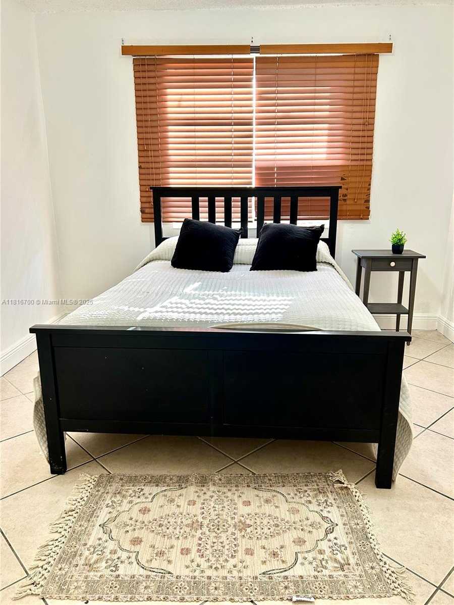 Small Image of 5726 SOUTH WEST 20TH ST, Miami Number 6