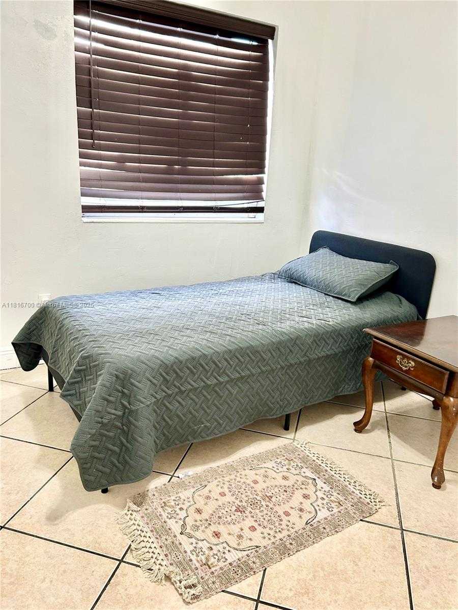 Small Image of 5726 SOUTH WEST 20TH ST, Miami Number 7