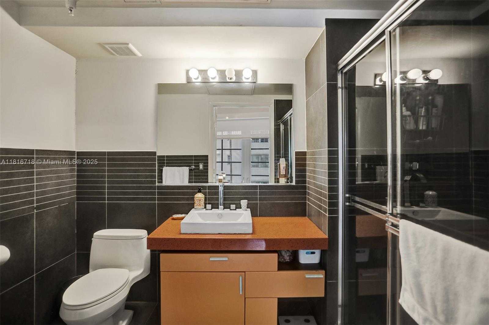 Small Image of 435 21ST ST #210, Miami Beach Number 18