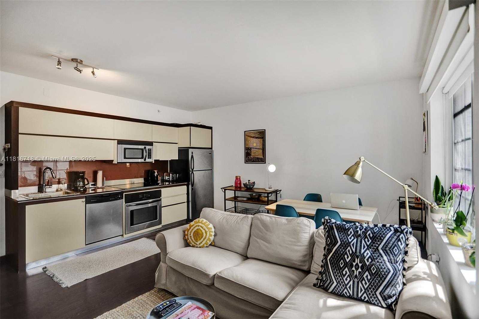 Small Image of 435 21ST ST #210, Miami Beach Number 6