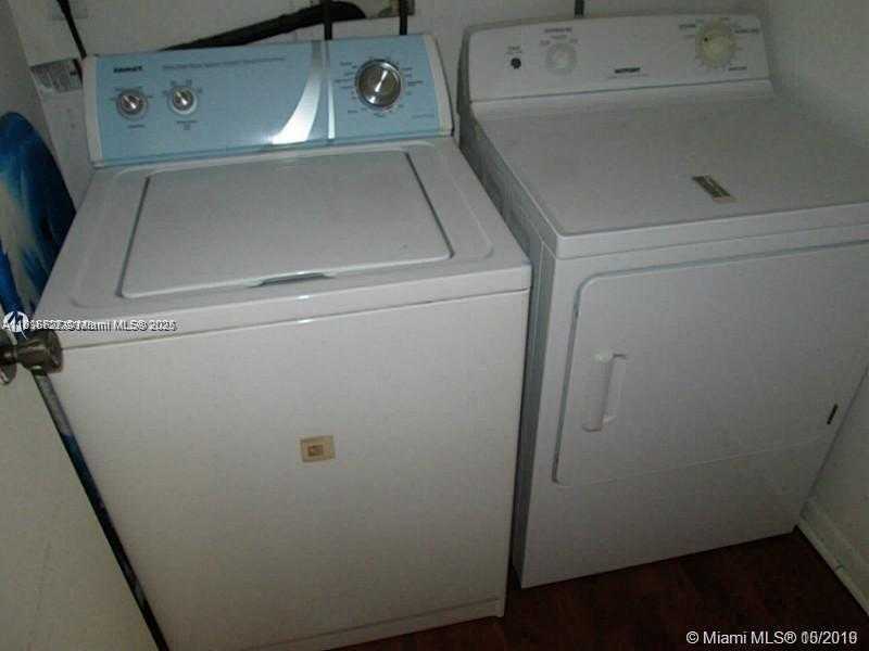 Small Image of 323 IVES DAIRY RD #323-06, Miami Number 20