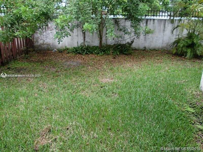 Small Image of 323 IVES DAIRY RD #323-06, Miami Number 21