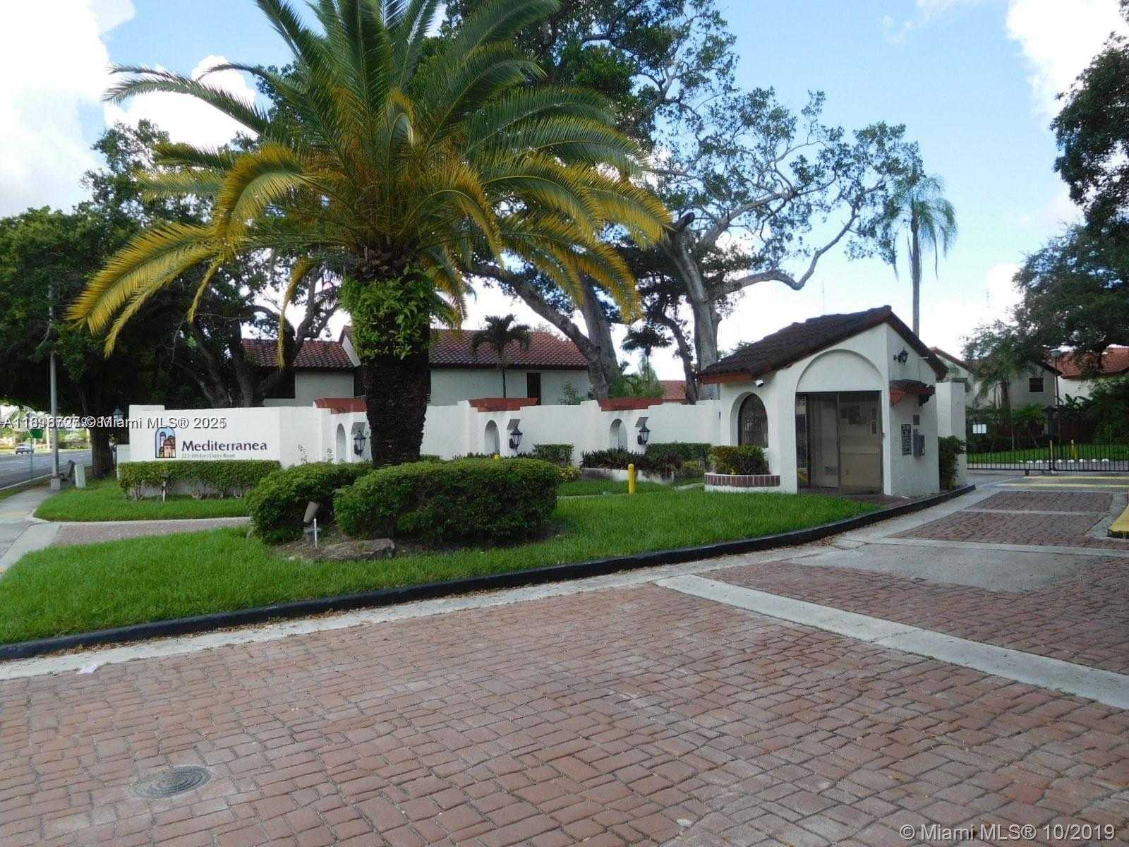 Small Image of 323 IVES DAIRY RD #323-06, Miami Number 27