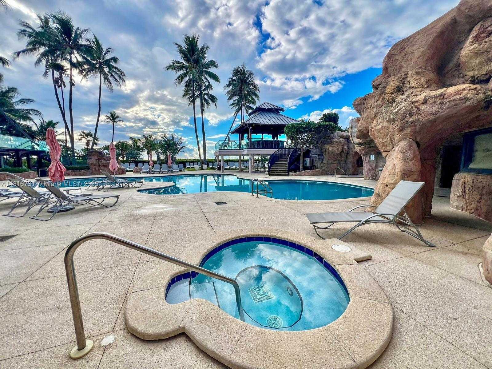 Small Image of 5225 COLLINS AVE #517, Miami Beach Number 11