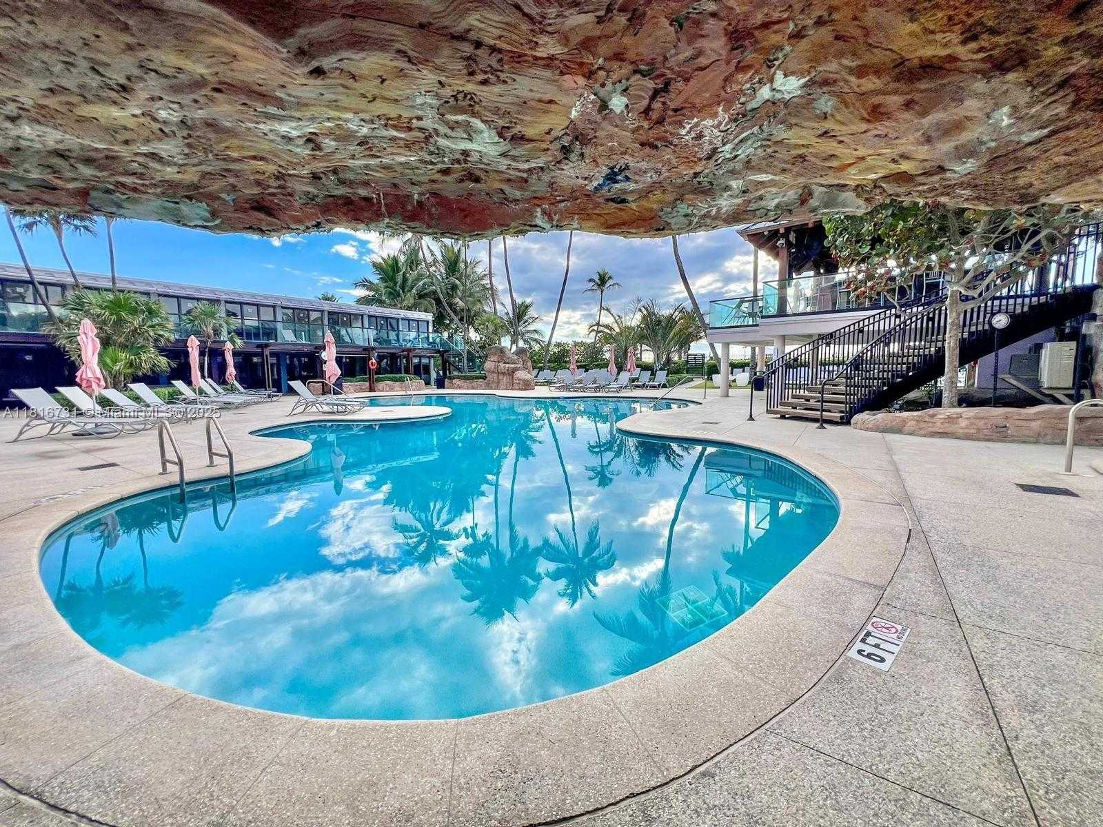 Small Image of 5225 COLLINS AVE #517, Miami Beach Number 12