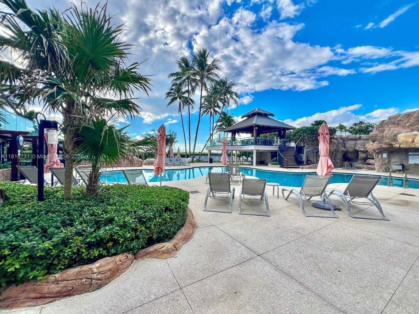 Small Image of 5225 COLLINS AVE #517, Miami Beach Number 20