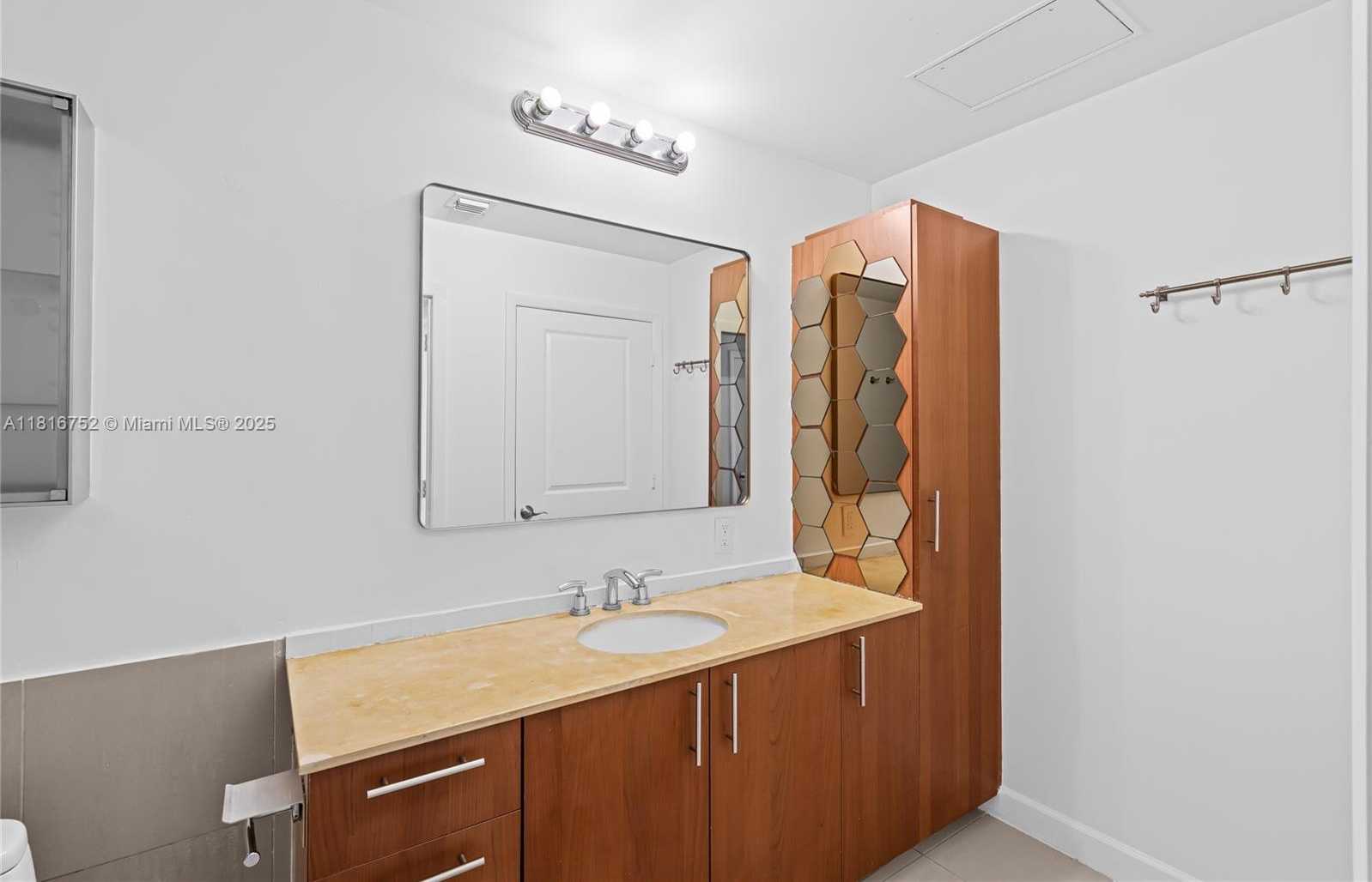 Small Image of 1945 SOUTH OCEAN DR #704, Hallandale Beach Number 24