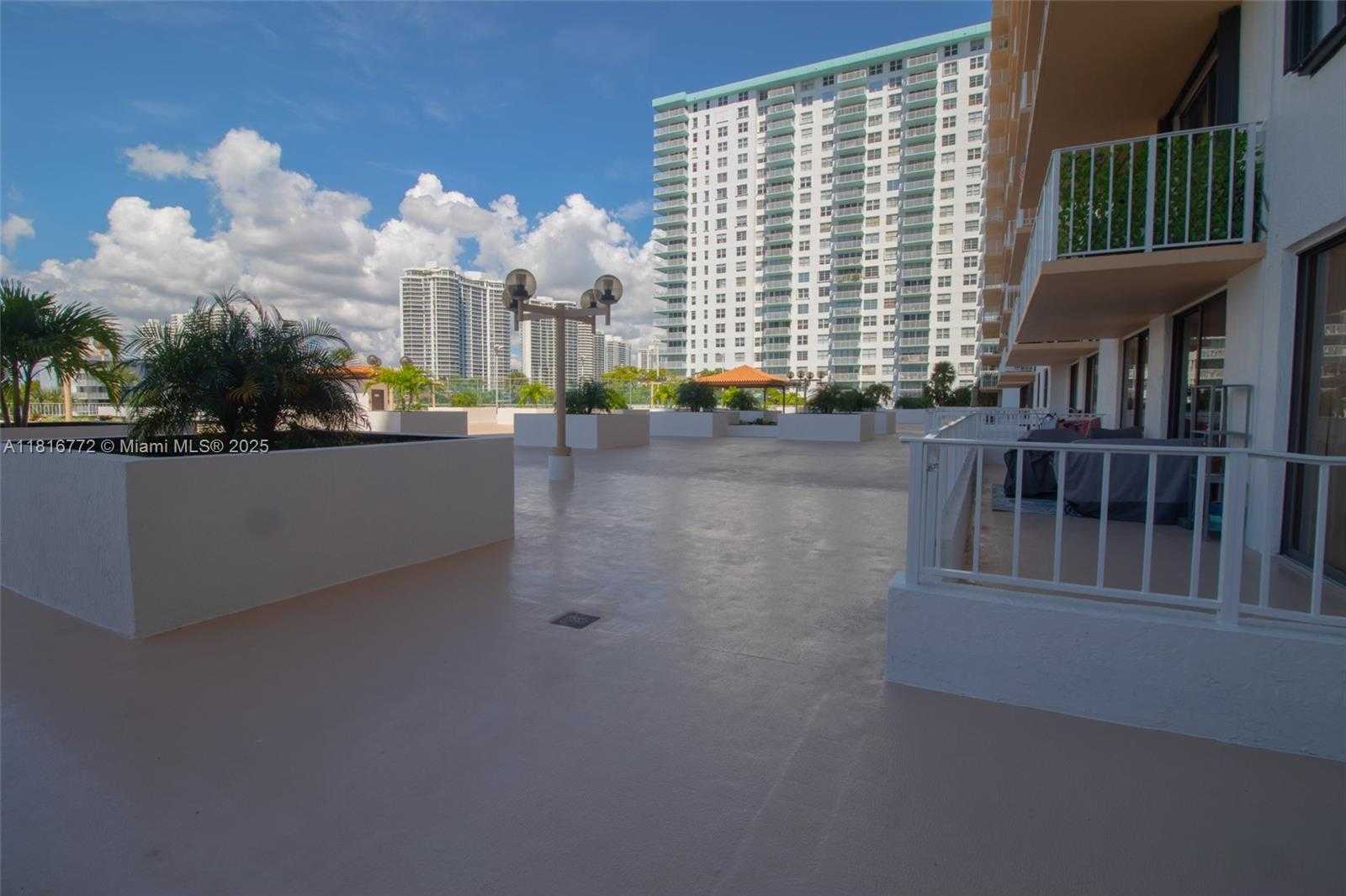 Small Image of 290 174TH ST #1704, Sunny Isles Beach Number 28
