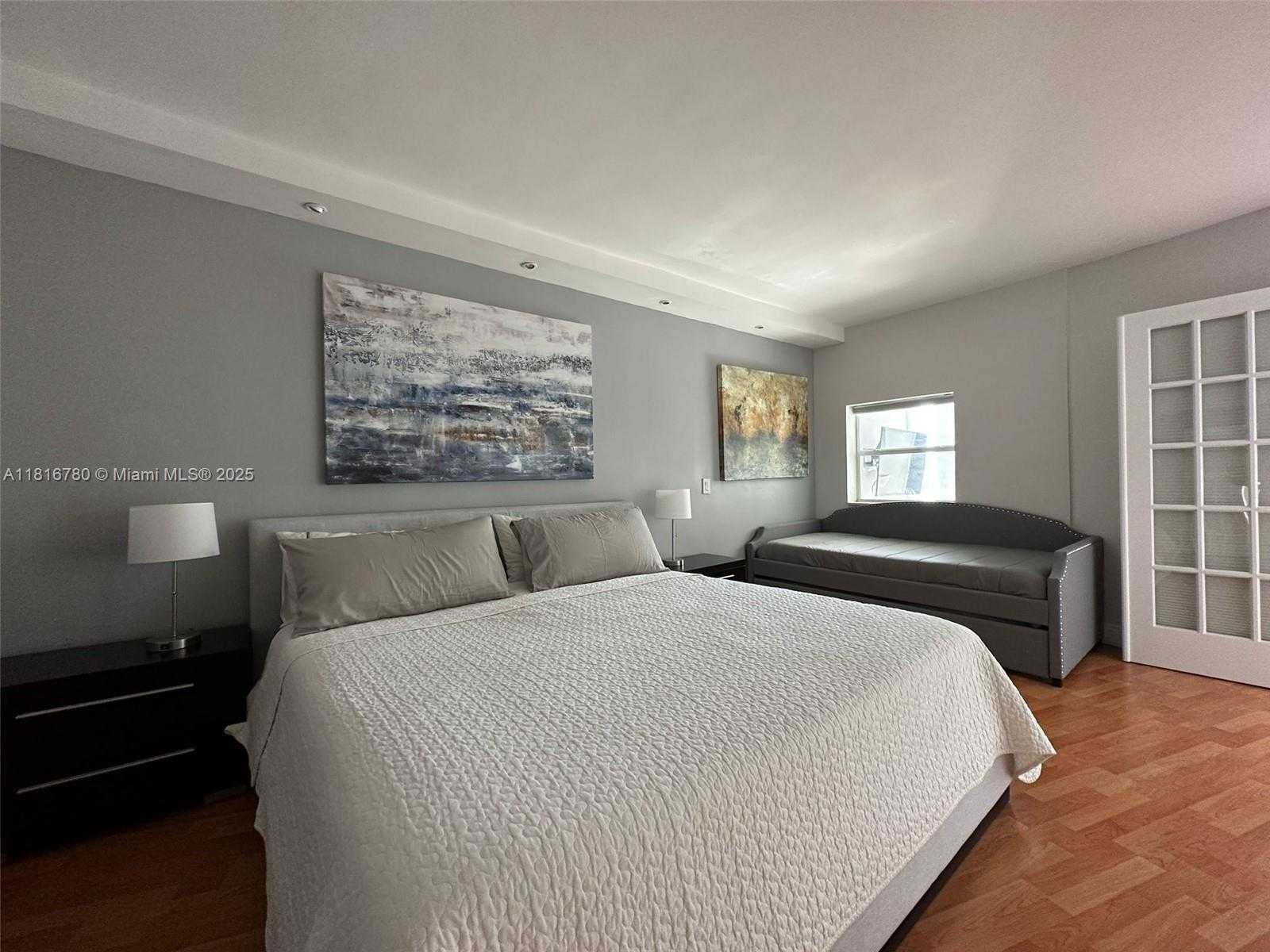 Small Image of 5401 COLLINS AVE #1226, Miami Beach Number 10
