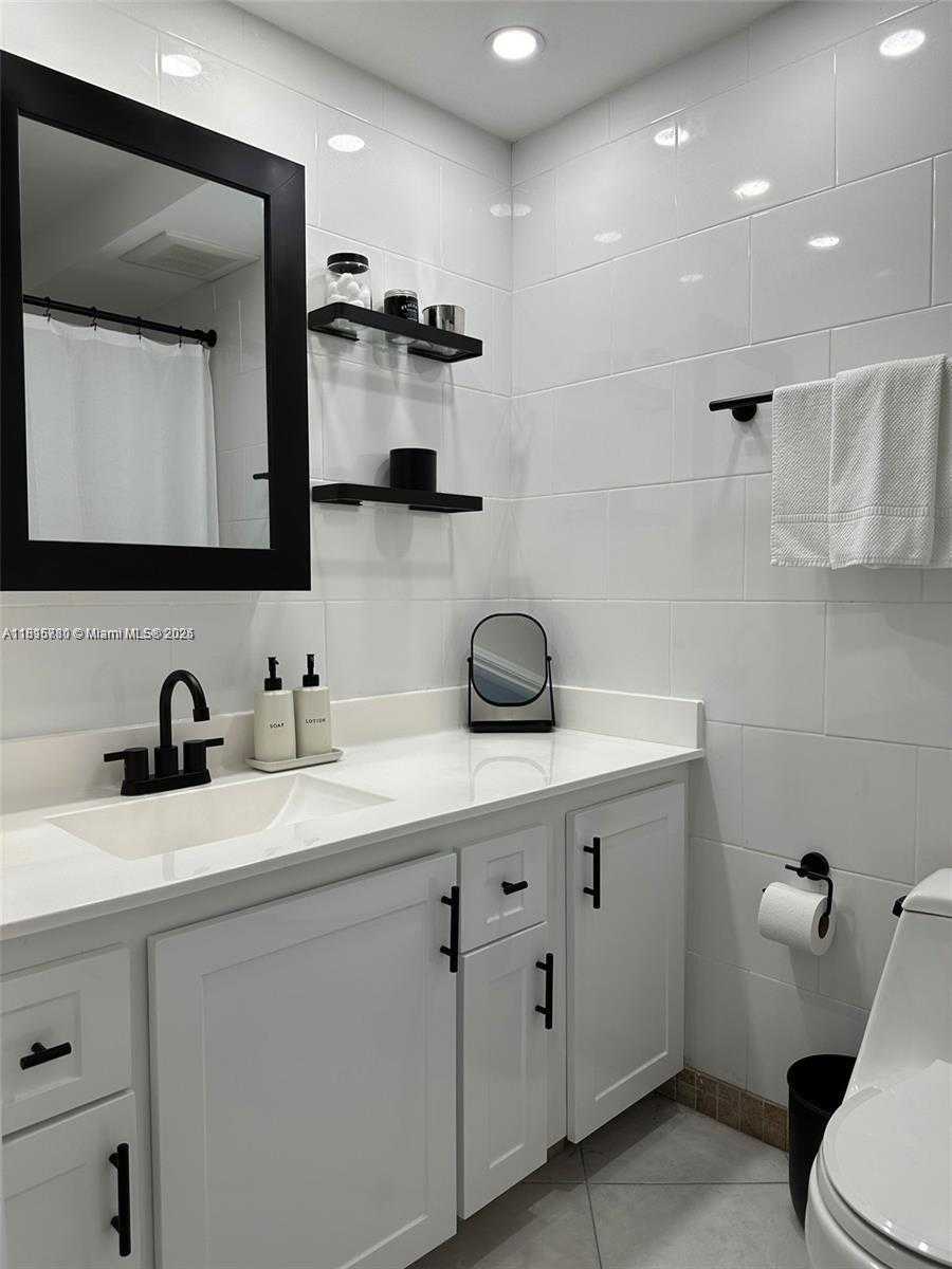 Small Image of 5401 COLLINS AVE #1226, Miami Beach Number 11