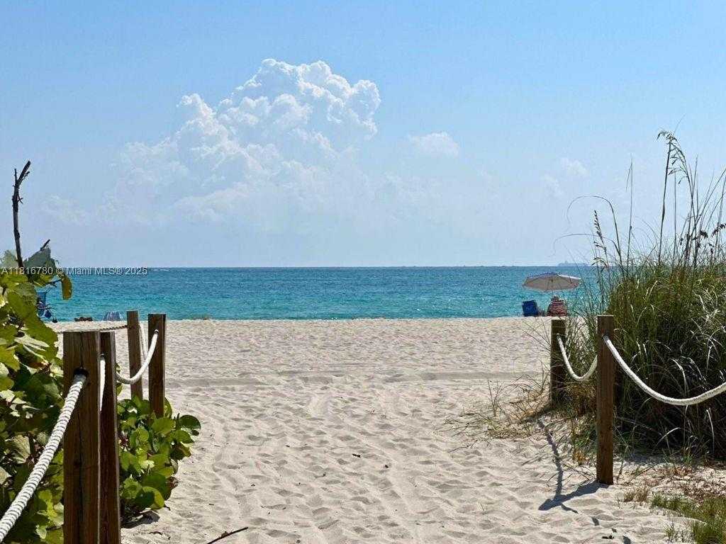 Small Image of 5401 COLLINS AVE #1226, Miami Beach Number 16