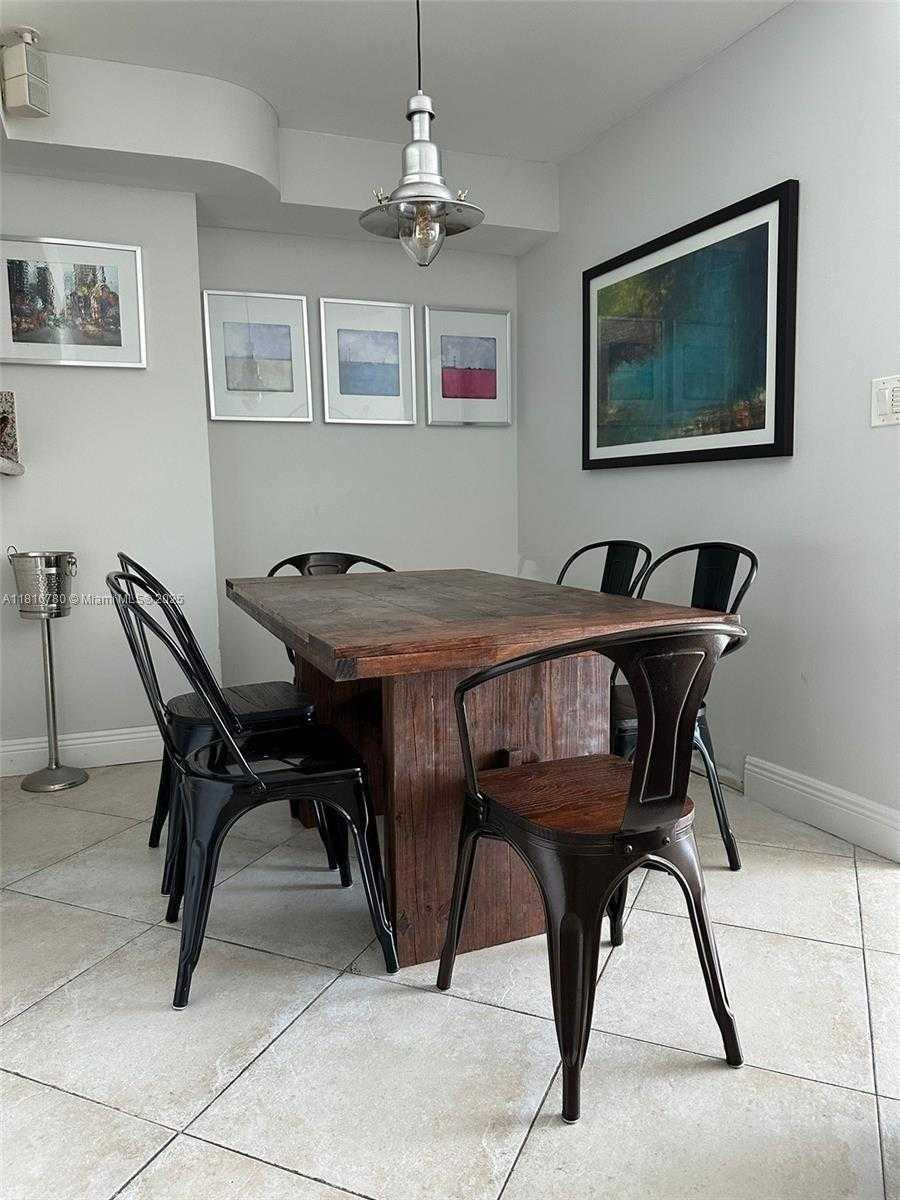 Small Image of 5401 COLLINS AVE #1226, Miami Beach Number 6