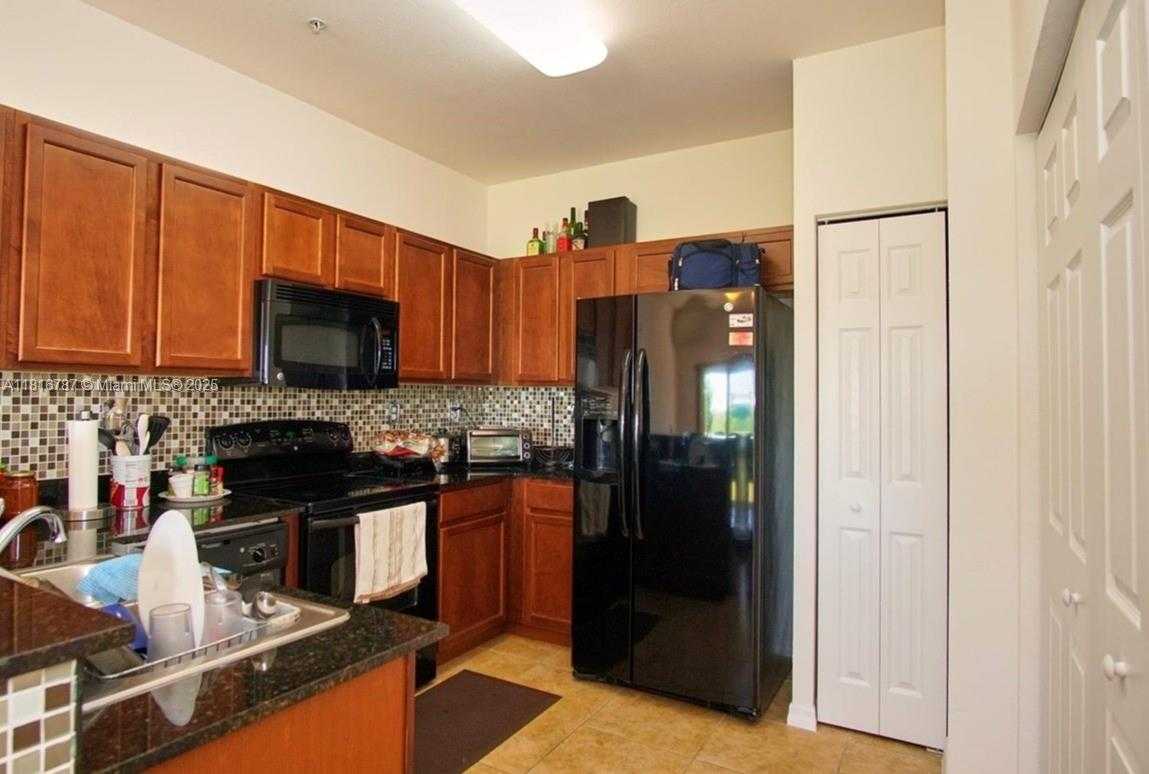Small Image of 10870 NORTH WEST 88TH TER #202, Doral Number 5