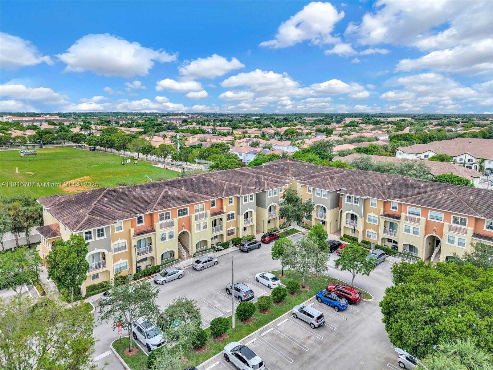 Small Image of 10870 NORTH WEST 88TH TER #202, Doral Number 71
