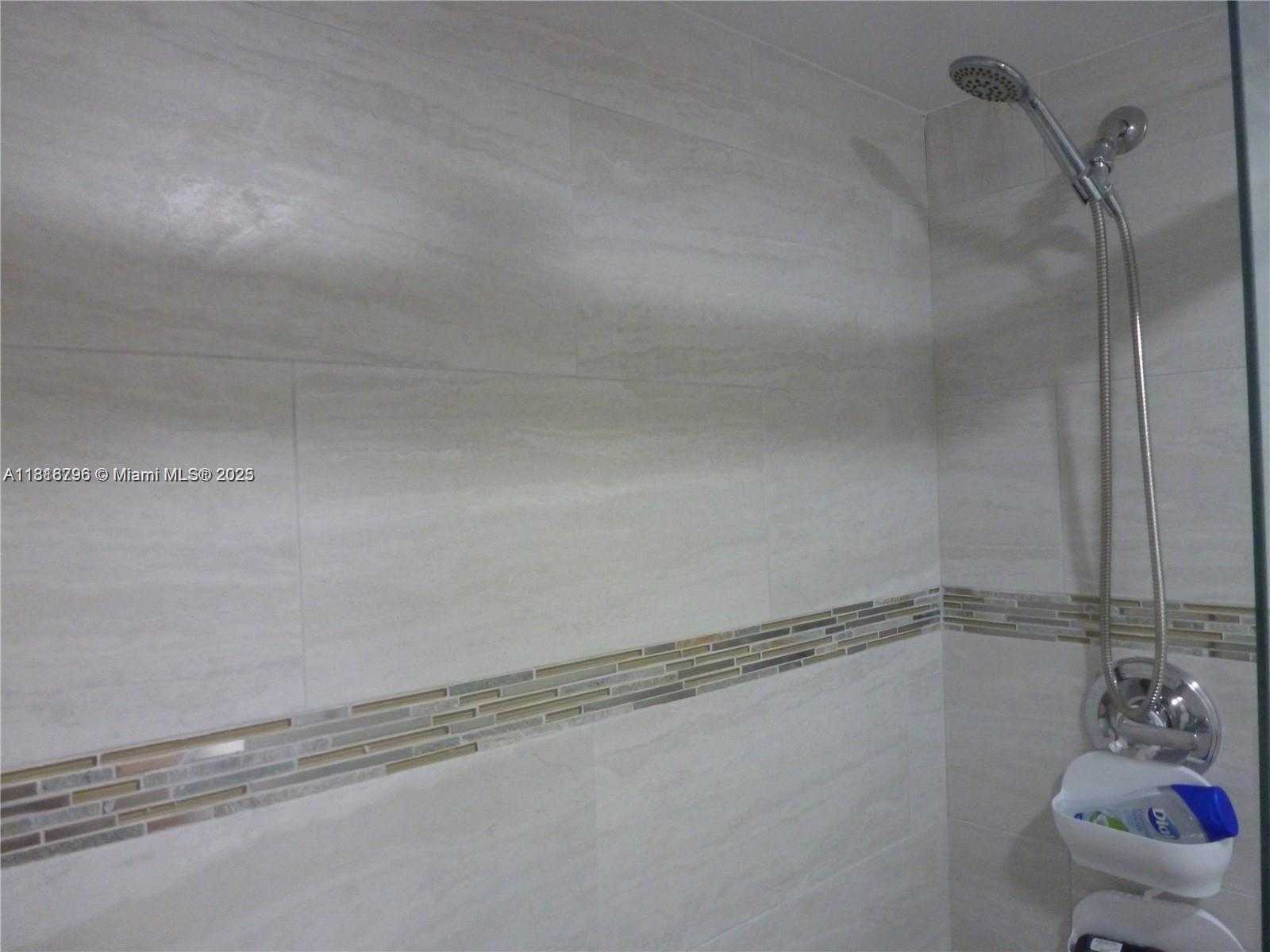 Small Image of 300 BAYVIEW DR #302, Sunny Isles Beach Number 17