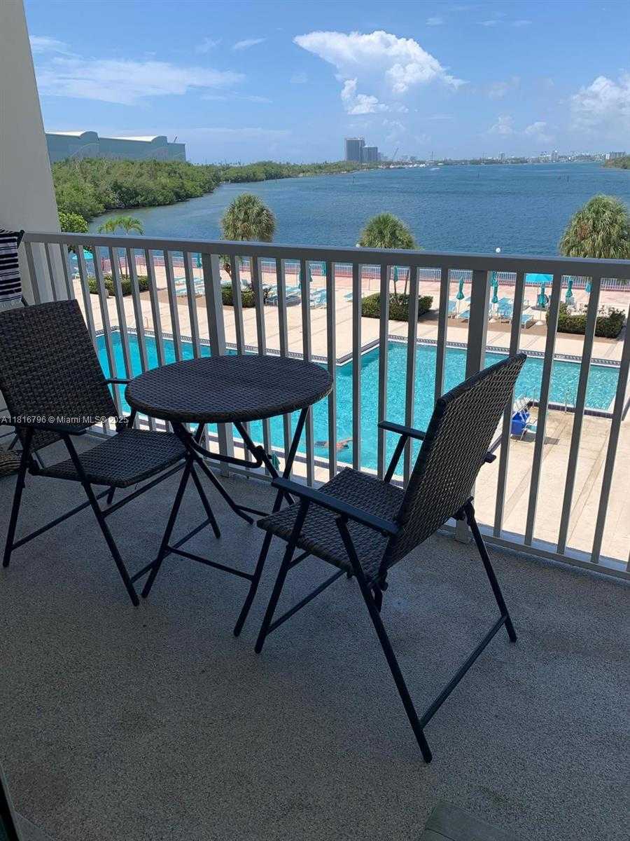 Small Image of 300 BAYVIEW DR #302, Sunny Isles Beach Number 22