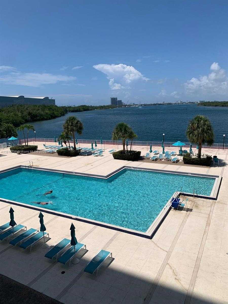 Small Image of 300 BAYVIEW DR #302, Sunny Isles Beach Number 23
