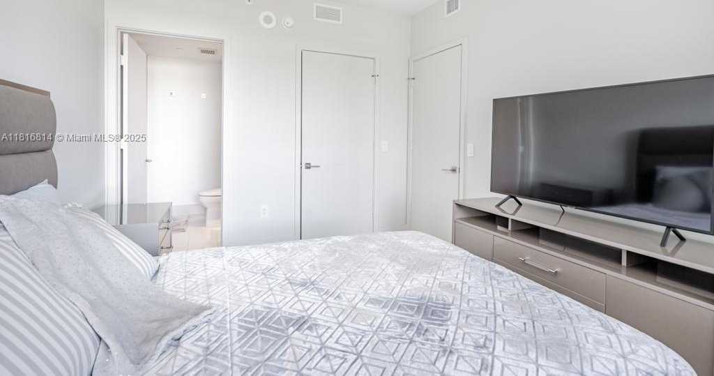 Small Image of 650 NORTH EAST 32ND ST #2005, Miami Number 18
