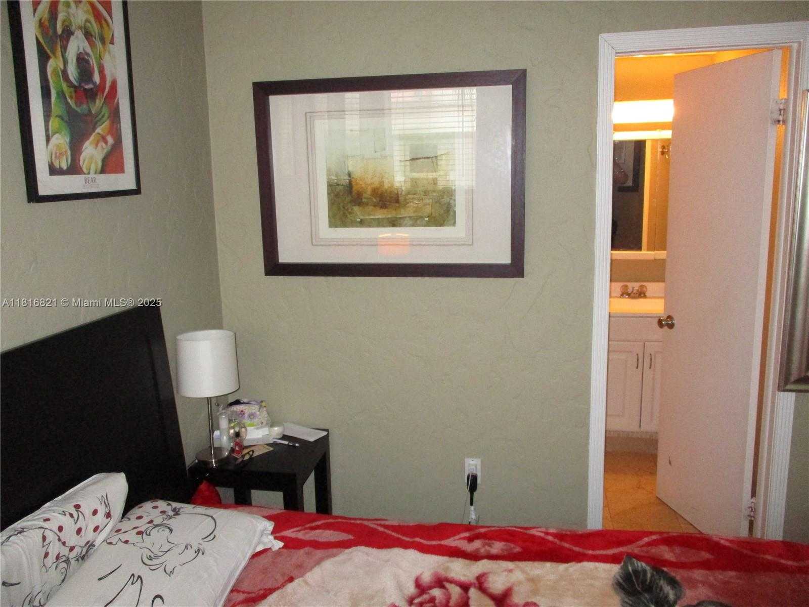 Small Image of 1027 PENNSYLVANIA AVE #105, Miami Beach Number 5