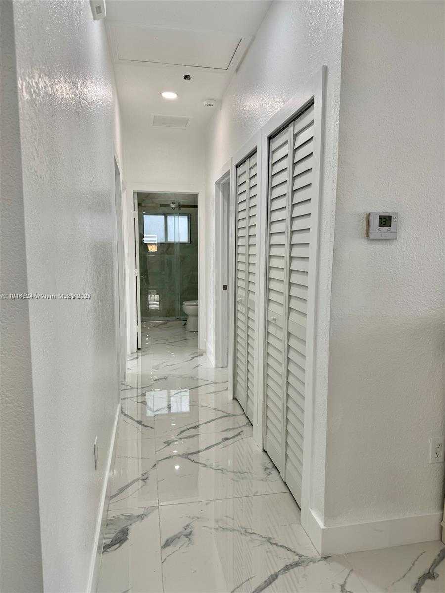 Small Image of 1407 SOUTH EAST 6TH ST #1, Homestead Number 10