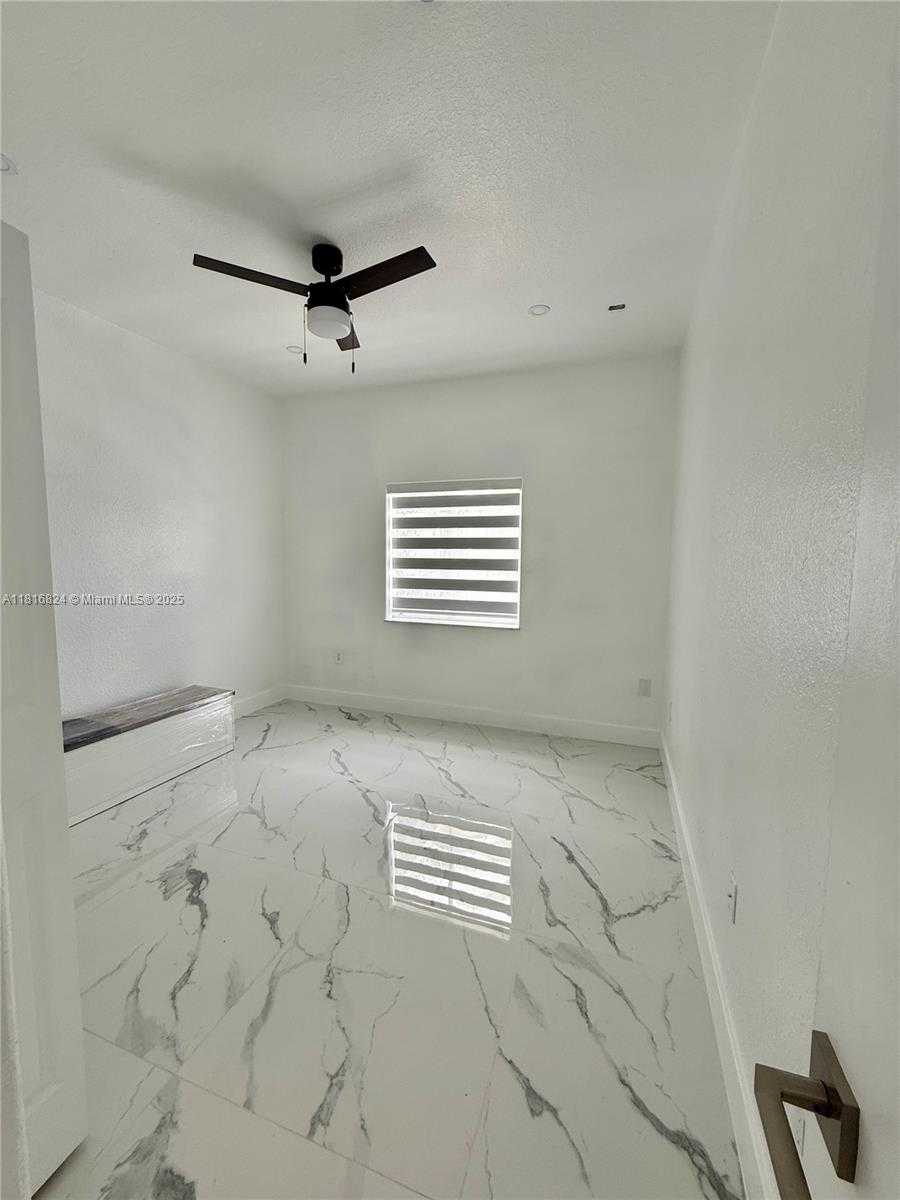Small Image of 1407 SOUTH EAST 6TH ST #1, Homestead Number 11