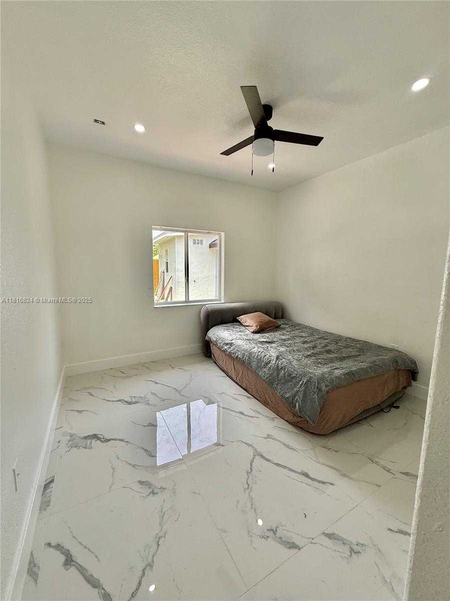 Small Image of 1407 SOUTH EAST 6TH ST #1, Homestead Number 14