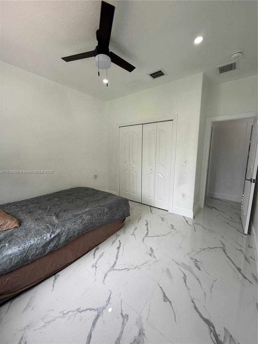 Small Image of 1407 SOUTH EAST 6TH ST #1, Homestead Number 15