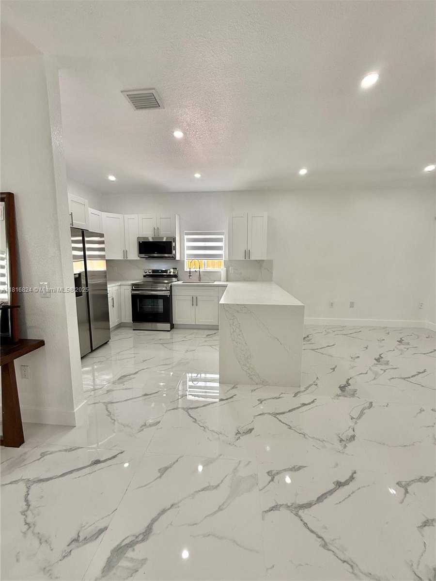 Small Image of 1407 SOUTH EAST 6TH ST #1, Homestead Number 7