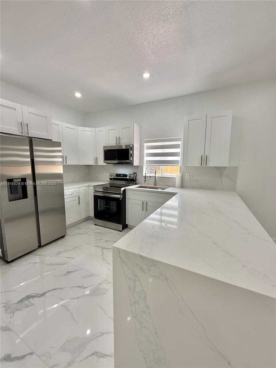 Small Image of 1407 SOUTH EAST 6TH ST #1, Homestead Number 8