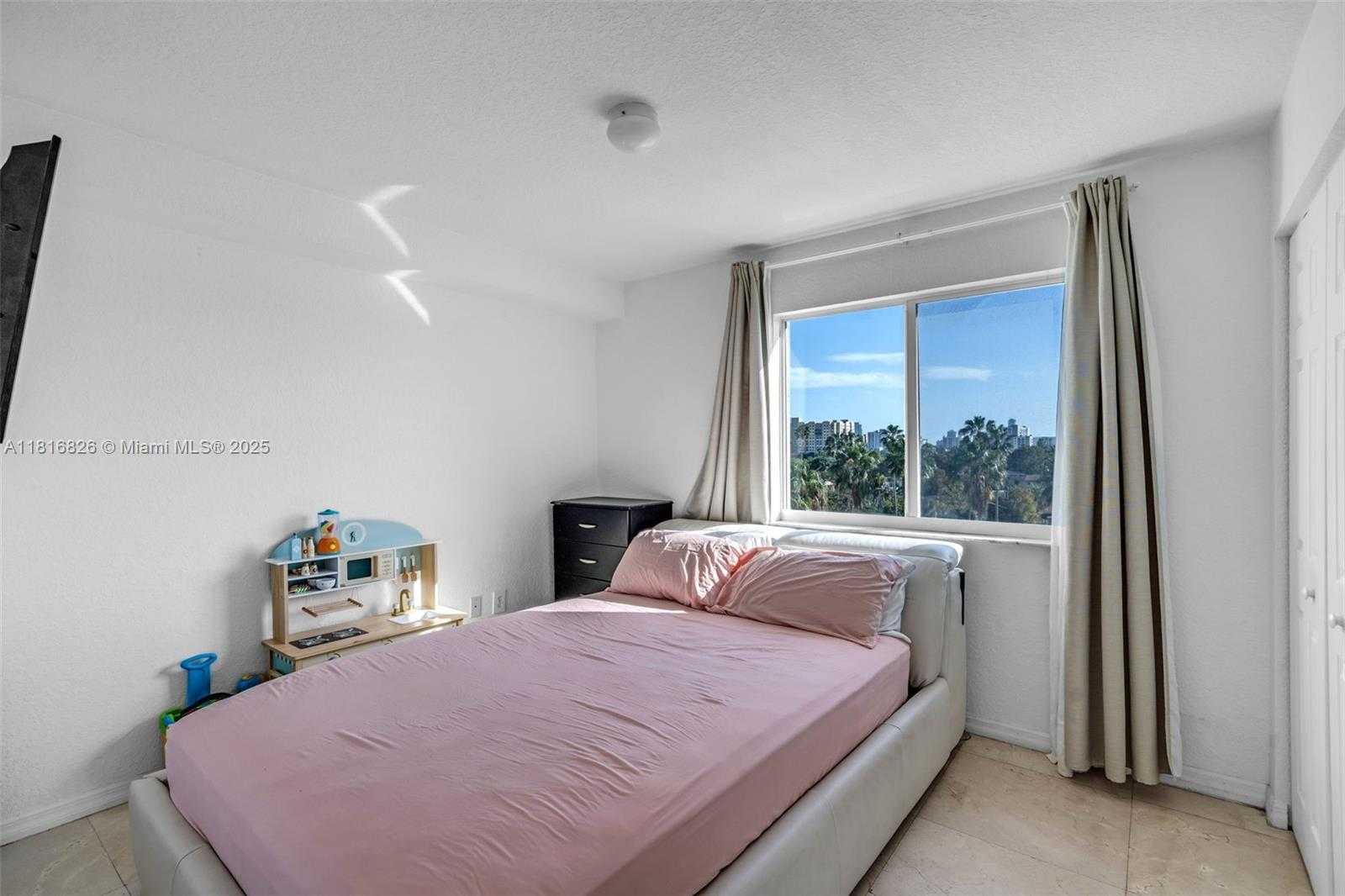 Small Image of 816 NORTH WEST 11TH ST #607, Miami Number 4