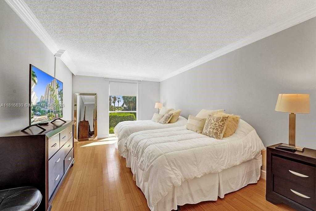 Small Image of 21055 YACHT CLUB DR #502, Aventura Number 13
