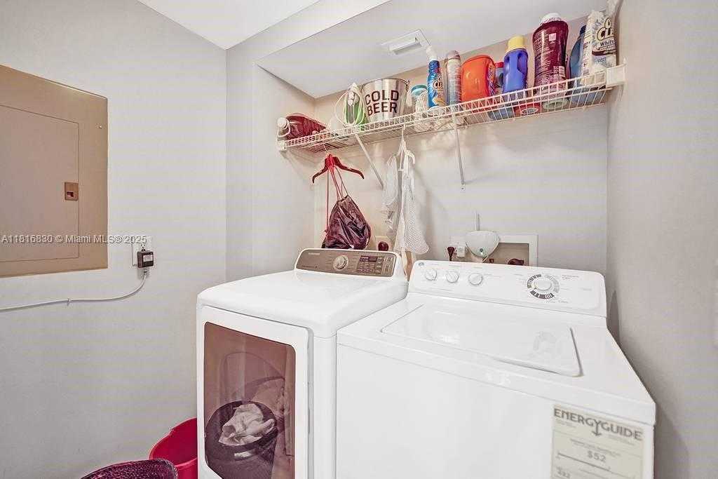 Small Image of 21055 YACHT CLUB DR #502, Aventura Number 21