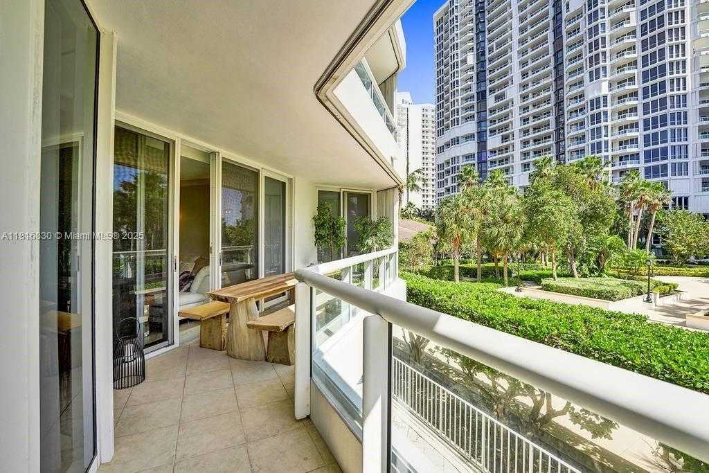 Small Image of 21055 YACHT CLUB DR #502, Aventura Number 22