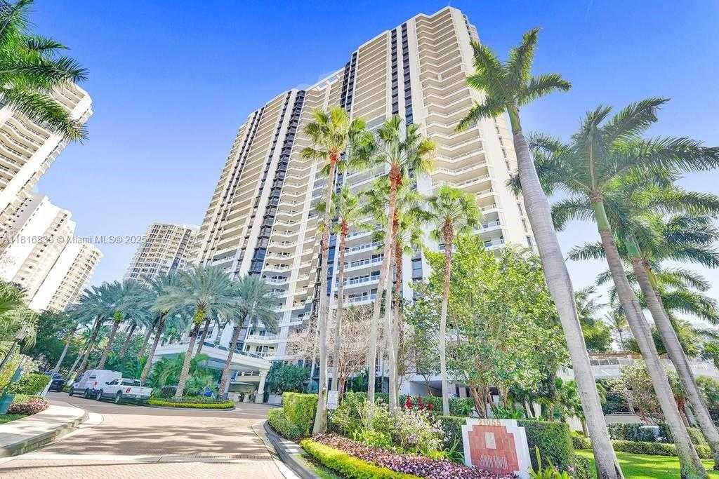 Small Image of 21055 YACHT CLUB DR #502, Aventura Number 25