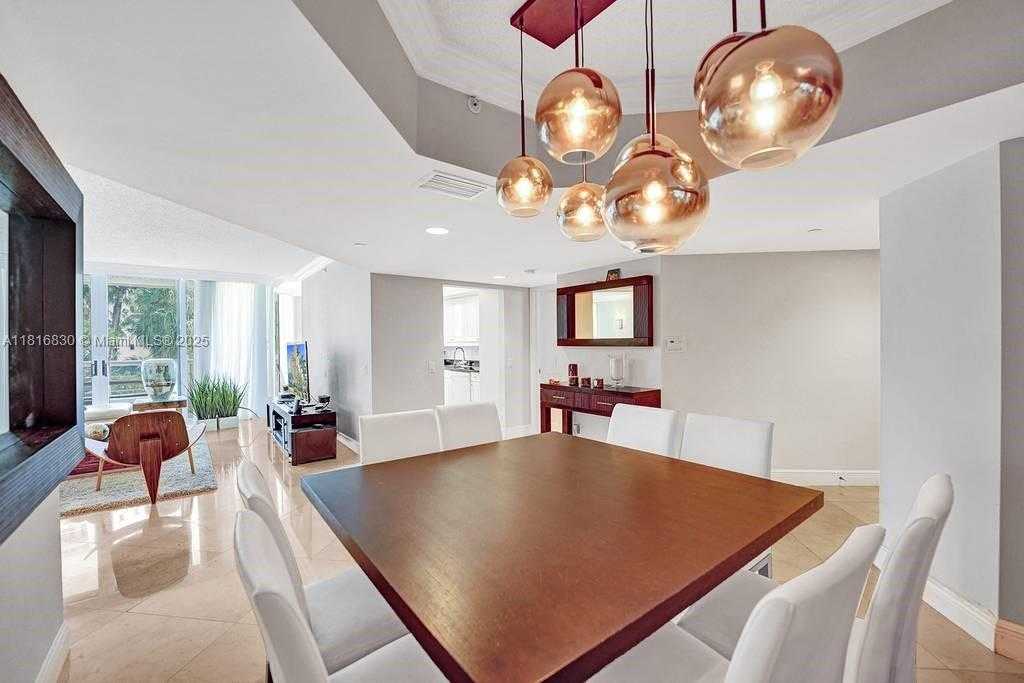 Small Image of 21055 YACHT CLUB DR #502, Aventura Number 7