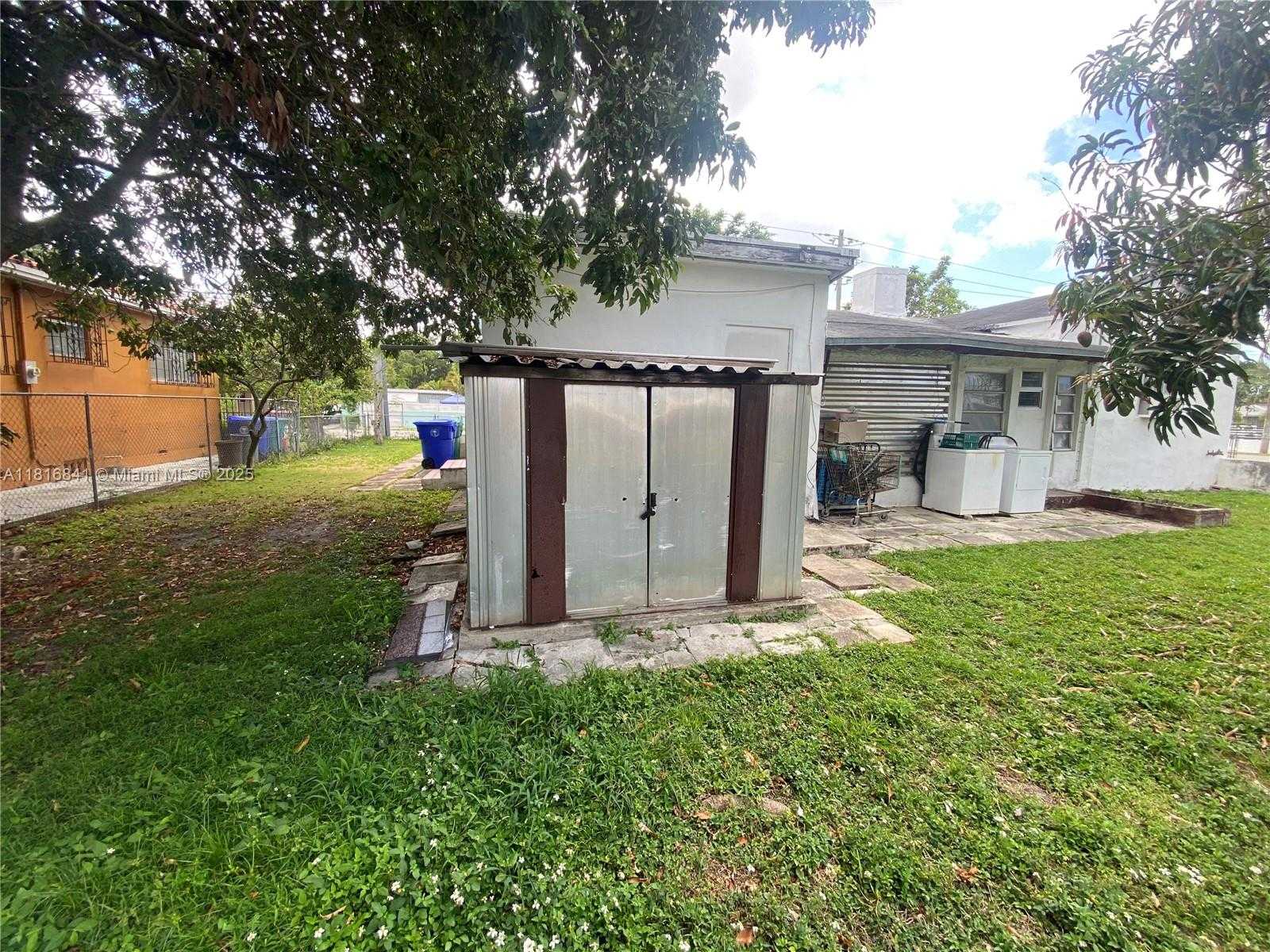 Small Image of Miami Number 7