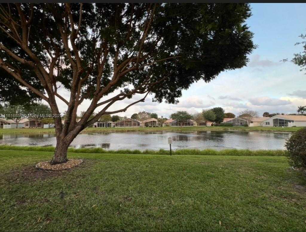 Small Image of 10566 SUNSET ISLES CT, Boynton Beach Number 10