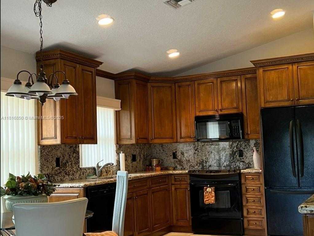 Small Image of 10566 SUNSET ISLES CT, Boynton Beach Number 5