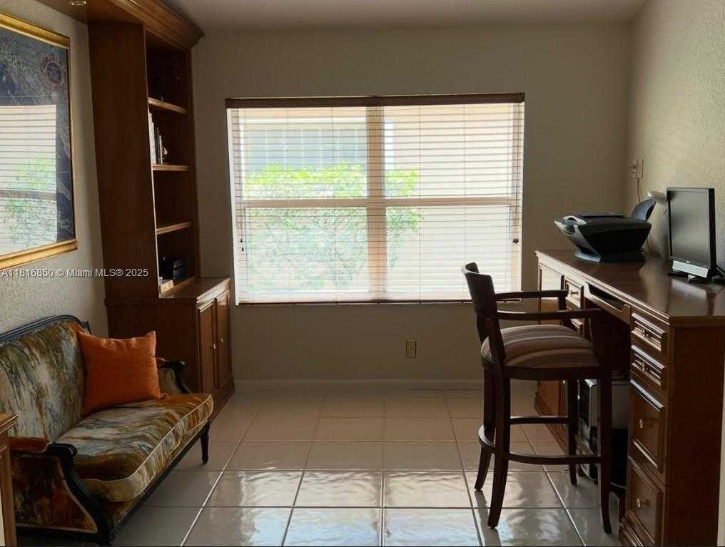 Small Image of 10566 SUNSET ISLES CT, Boynton Beach Number 9