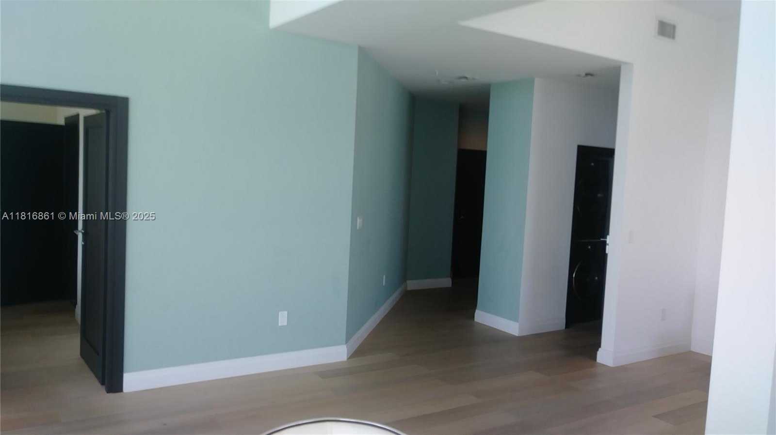 Small Image of 7900 HARBOR ISLAND DR #PH25, North Bay Village Number 15