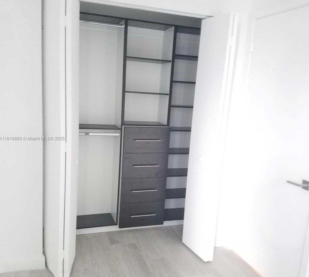 Small Image of 55 SOUTH WEST 9TH ST #2507, Miami Number 8