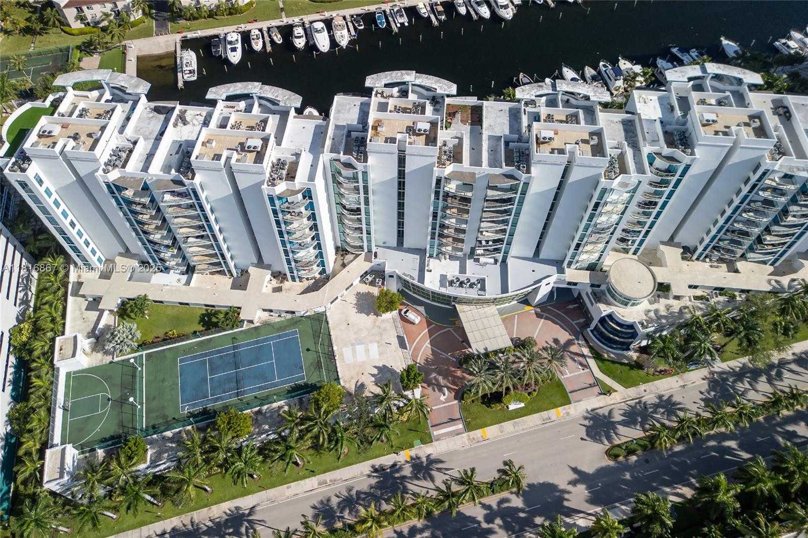 Small Image of 3029 NORTH EAST 188TH ST #309, Aventura Number 4