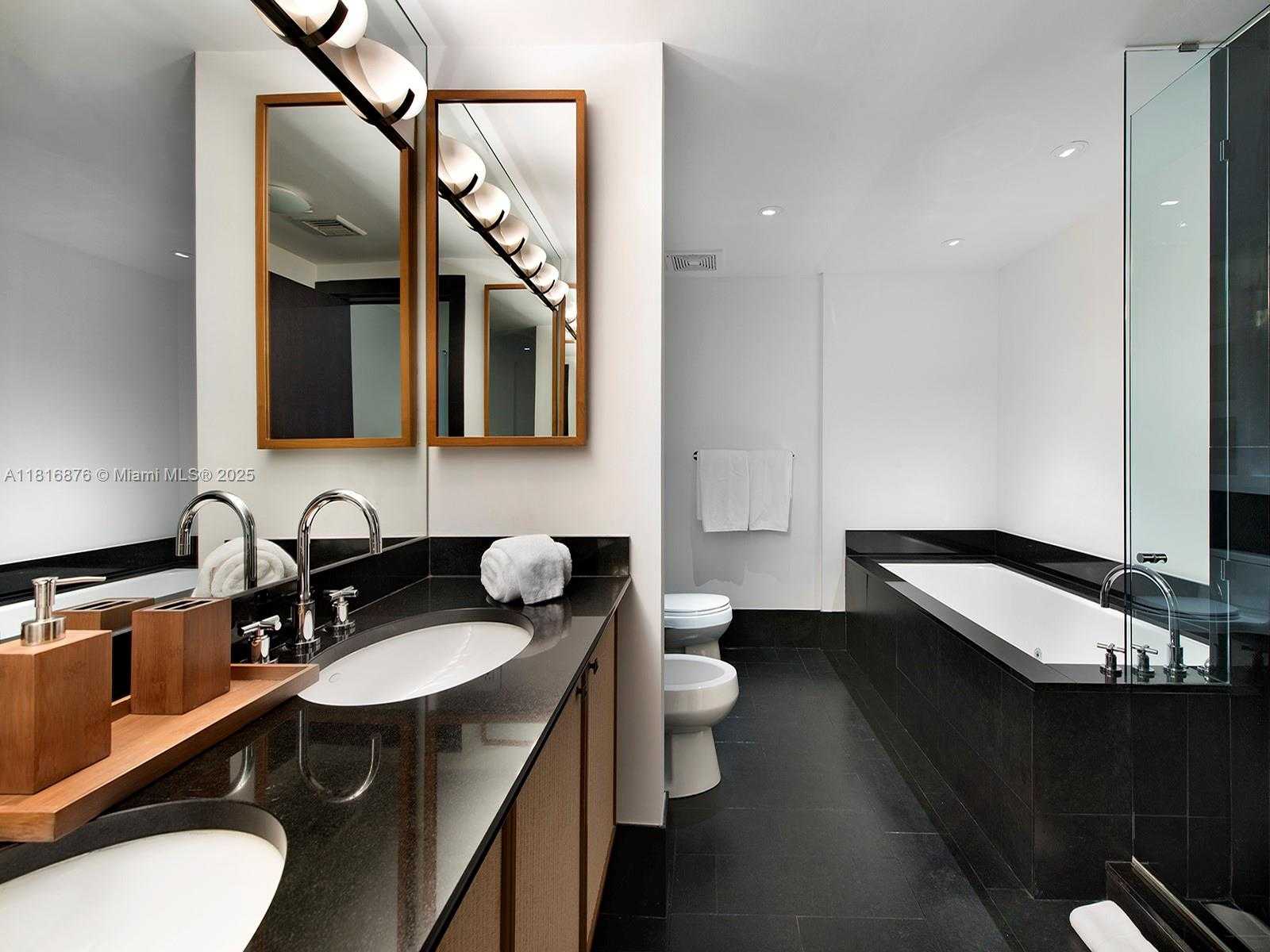 Small Image of 101 20TH ST #3006, Miami Beach Number 2